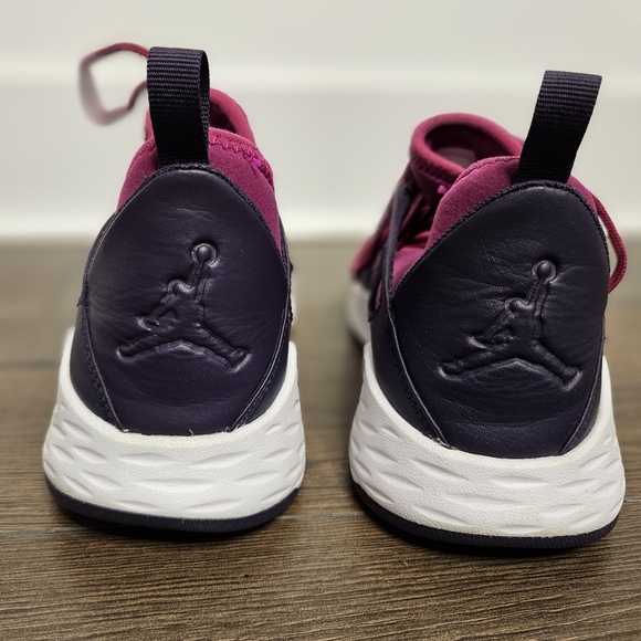 Nike Jordan Formula 23 True Berry Athletic Shoes Size 7Y - Picture 3 of 10